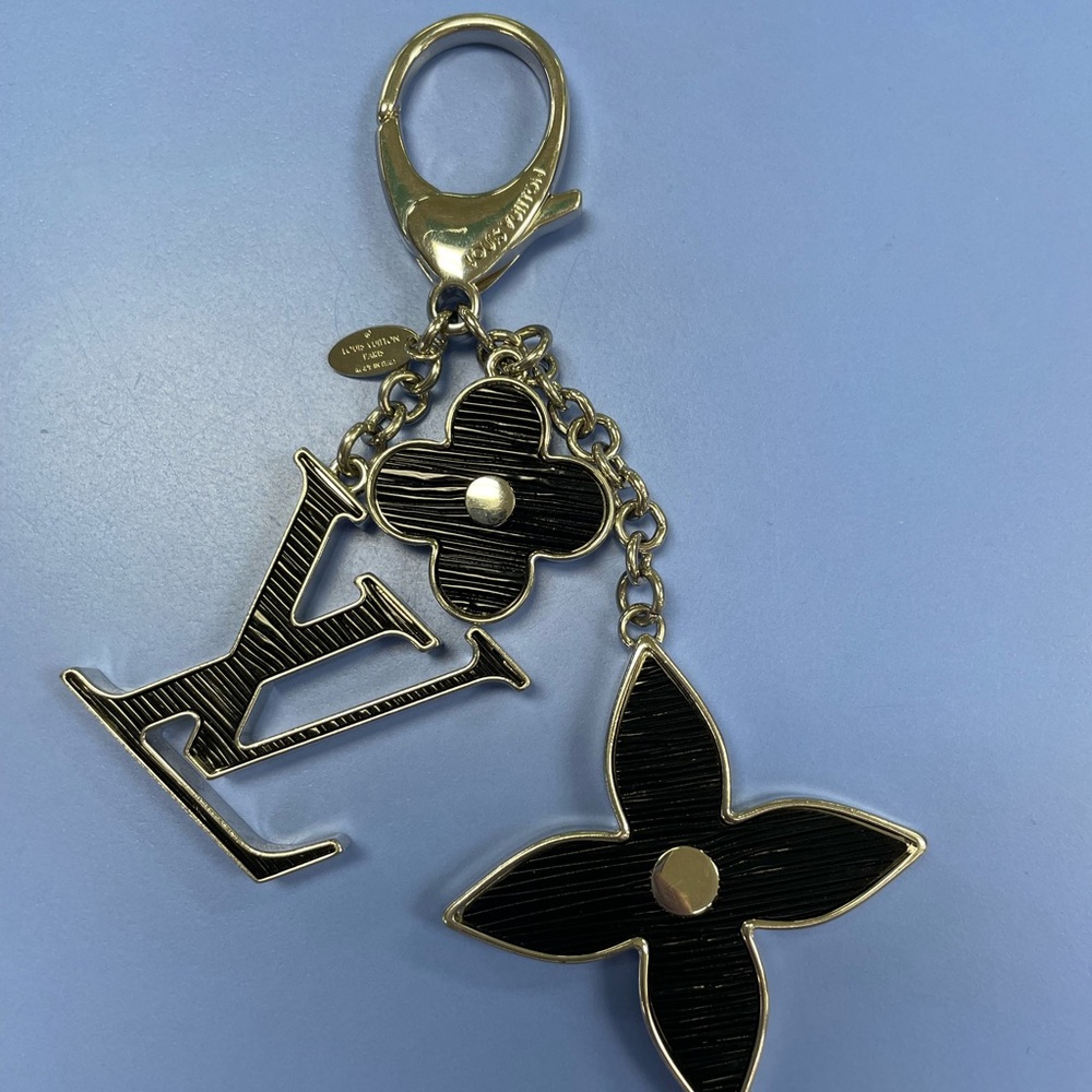 Authentic LOUIS VUITTON Key Chain
